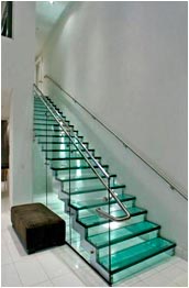 лестница из стекла в доме